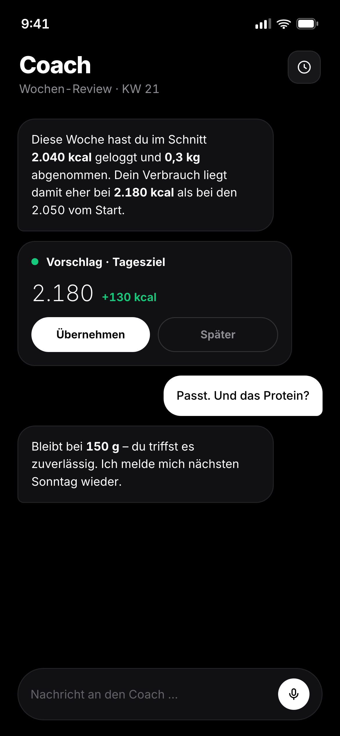 AURA Coach: Wochen-Review schlägt vor, das Tagesziel auf 2.180 kcal anzuheben.
