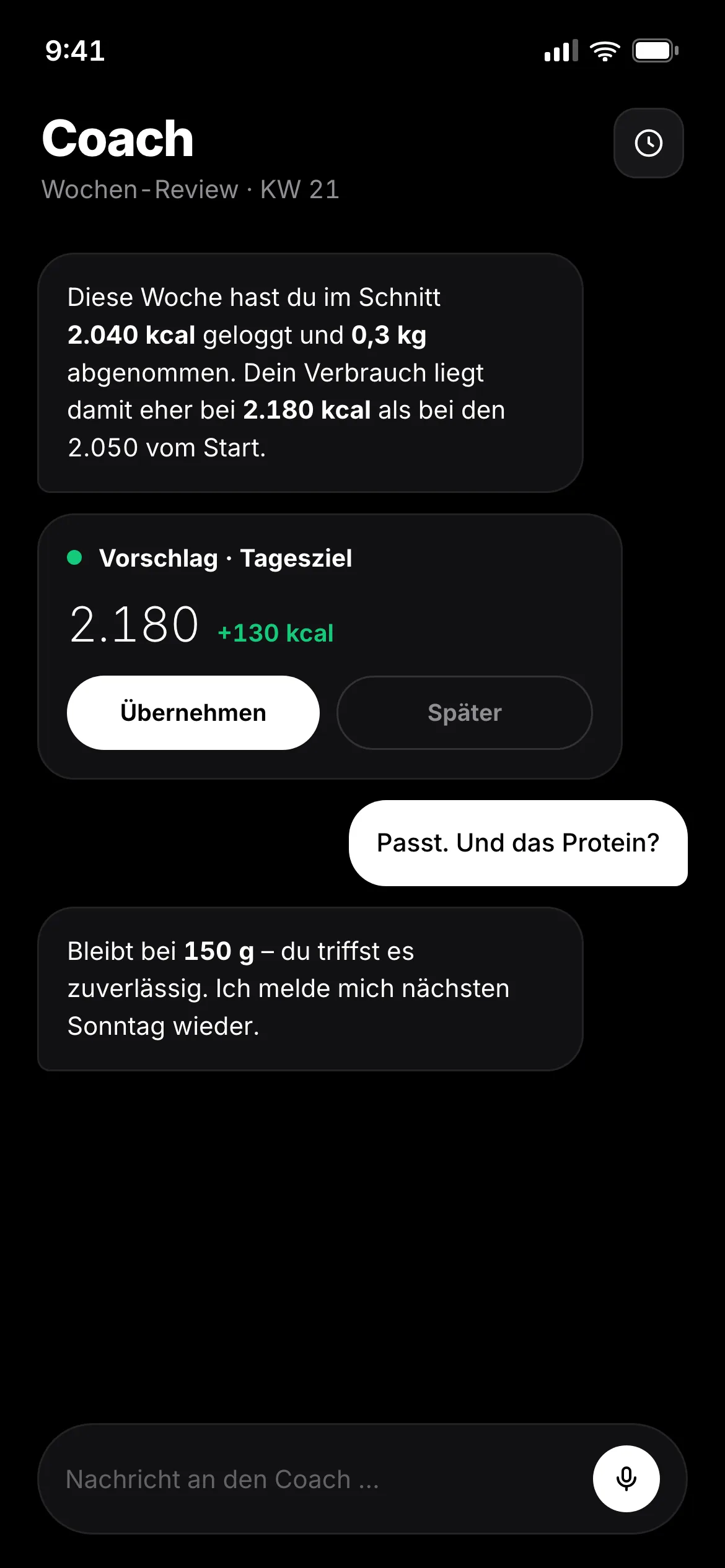 AURA Coach: Wochen-Review schlägt vor, das Tagesziel auf 2.180 kcal anzuheben.